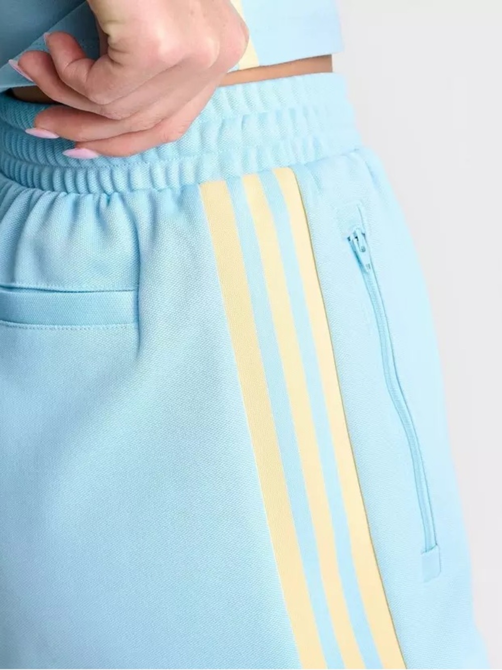 Adidas Classic Short - Picture 5 of 5